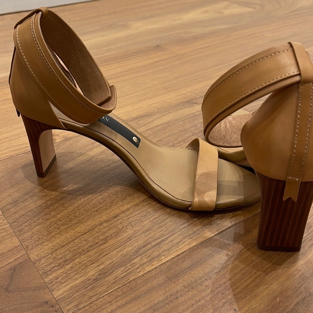 Matt Bernson Meridian Tan Strappy High Heel Hook & Loop Strap Close Size 6